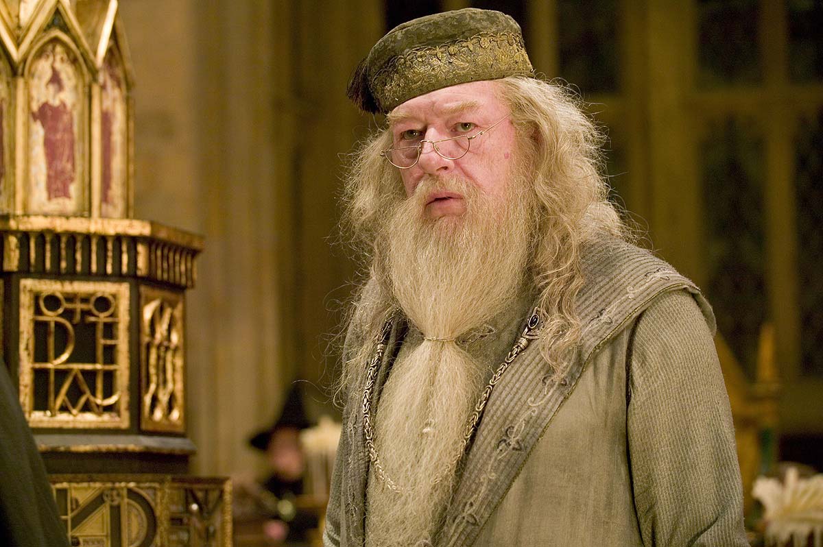 Kết quả hình ảnh cho  Albus Dumbledore trong Fantastic Beasts 2