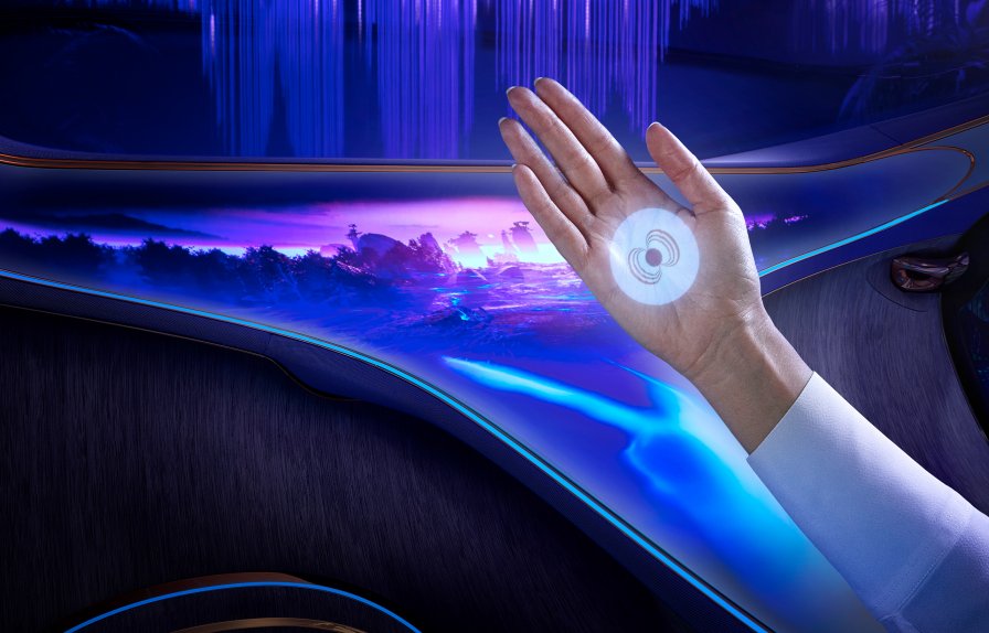 The curved display module in the Mercedes-Benz VISION AVTR – inspired by AVATAR